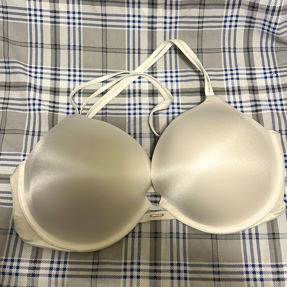 Victoria’s Secret very sexy, push-up bra
